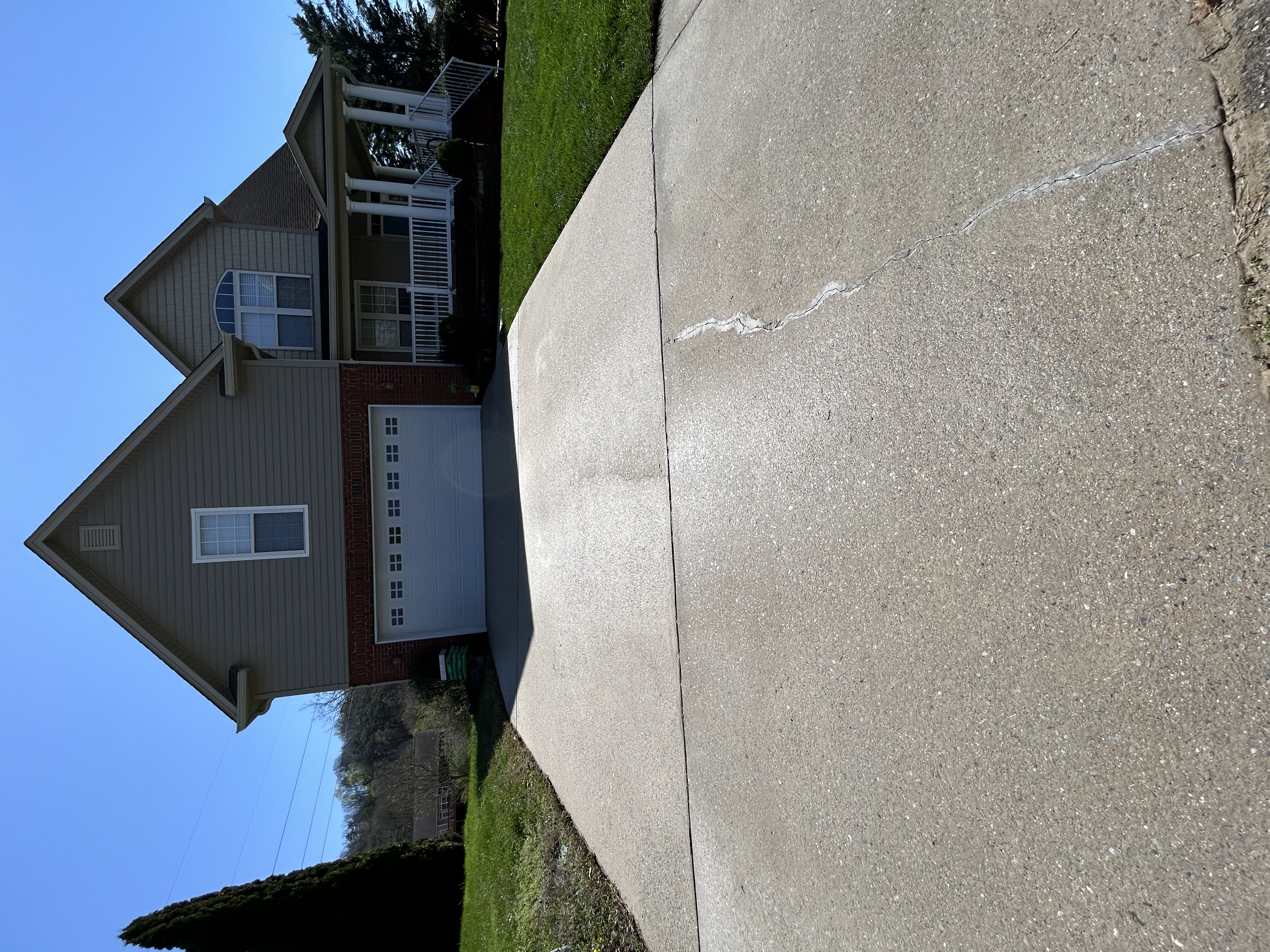 Prestigious House Washing and Driveway Cleaning in Red Bank, TN