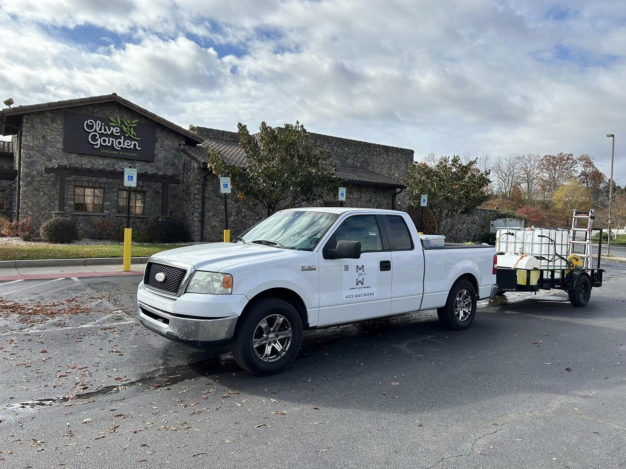 Olive Garden Sidewalk Cleaning in Chattanooga, Tennessee